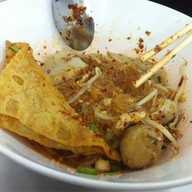 ชายเล็ก