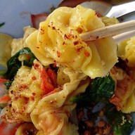 ชายสี่บะหมี่เกี๊ยว ทรายมูล