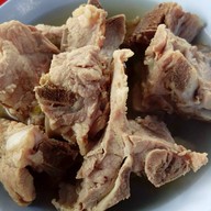 ชายสี่บะหมี่เกี๊ยว ทรายมูล