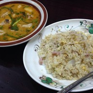 แม่น้อย อาหารตามสั่ง ต้มยำ ยำยำ