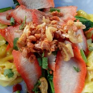 ชายสี่บะหมี่เกี๊ยว ทรายมูล