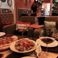 lorenzo's Wine House