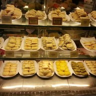 April’s Bakery ฟิวเจอร์พาร์ครังสิต