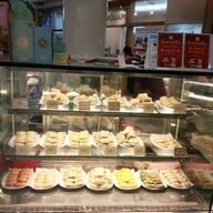 April’s Bakery ฟิวเจอร์พาร์ครังสิต