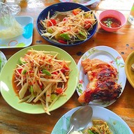 ร้านแซ่บอีสาน (ยโสธร) ตลาดถนอมมิตร