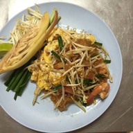 เฮียดำ! ผัดไทยไฟลุก@ สุขุมวิท38