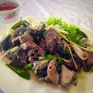 บ้านชายคลอง