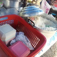 เจ้แมว ขาหมูรสเด็ด