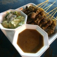 อาอีซะห์ เนื้อสะเต๊ะ อิสลาม ลุมพลี ตลาดหน้าวัง