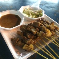 อาอีซะห์ เนื้อสะเต๊ะ อิสลาม ลุมพลี ตลาดหน้าวัง