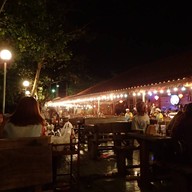 เฝอ เนินพระ