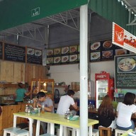 ก๋วยเตี๋ยวไข่ต้มยำ