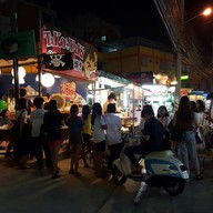 โมโมทาโร่ ข้าวหน้าสไตล์ญี่ปุ่น / momotaro donburi ตลาดซีไซด์ บางแสน