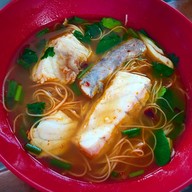 ก๋วยจั๊บเจ๊น้อย