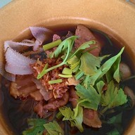 ก๋วยเตี๋ยวเกาเหลาเนื้อตุ๋น