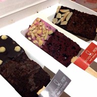Brownie Prop Central salaya