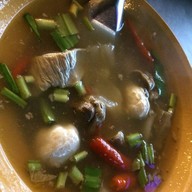 เฮียชัย เอ็นหมูตุ๋นต้มยำ