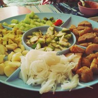 เจ๊หน่อยแหนมเนือง