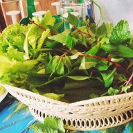 เจ๊หน่อยแหนมเนือง