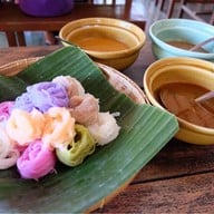 ขนมจีนสารัช เรือนหล่ม