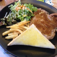 Salaya Terrace By Steak Carpark