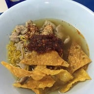 ก๋วยเตี๋ยวกระดูกหมูป้ากรรณ