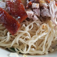 ร้านเป็ดแม่หมวย