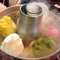 ไอติมหม้อไฟทรงเครื่อง-เอง