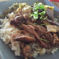 เนื้อต้มบ้านสิงห์ ตลาดกำนันยงค์