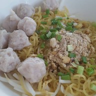ก๋วยเตี๋ยว “สุนหมูเด้ง” 8ริ้ว 8ริ้ว