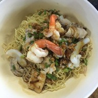 หนวด ข้าวต้มปลา-บะหมี่เกี๊ยว หมู่บ้านธนินทร