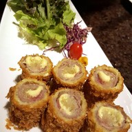 หมูพันเห็ดเข็มทองชุบแป้งทอด