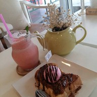 Roselamoon Cafe & Restaurant ปทุมธานี