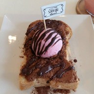 Roselamoon Cafe & Restaurant ปทุมธานี