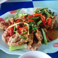 พิภพภัทรซีฟู๊ด (เฟิร์ส) หาดเจ้าหลาว