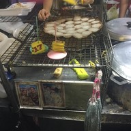 ขนมครกกะทิสด เจ้าเก่าโรงเจ ตลาดน้อย โรงเจ ตลาดน้อย