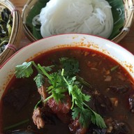 เฮือนข้าวซอย ปัว