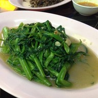 ผัดผักบุ้งไฟแดง 40 บาท