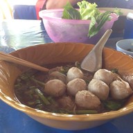 ก๋วยเตี๋ยวยายตั้น หนองไผ่