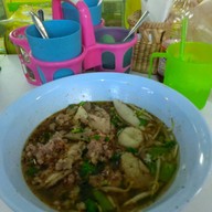 ก๋วยเตี๋ยวแสนสุขแฮปปี้แลนด์