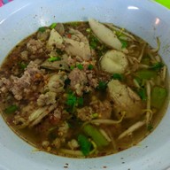 ก๋วยเตี๋ยวแสนสุขแฮปปี้แลนด์