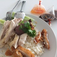 ป้าภา อนุสาวรีย์ชัยฯ