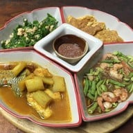 เพ็ชรคีรี โฮมสเตย์