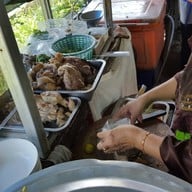 ร้านอาหารยังวันส์