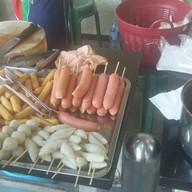 ลูกชื้นทอด (หน้าบุญถาวรสาขารัชดา)