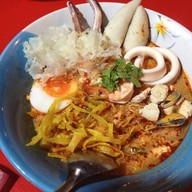 ร้านโต๊ะเส้น หน้าเทคโน