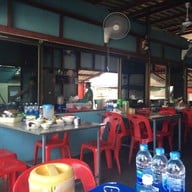 ก๋วยเตี๋ยวโรงสีแสงไทย( บ้านบึง )  บางวัว