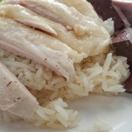 นารากร ข้าวมันไก่ ข้าวมันไก่ทอด ตลาดมั่งมีทรัพย์