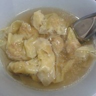 สหชัย บะหมี่เกี๊ยวปู หมูแดง