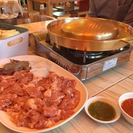 เราจัดชุดใหญ่